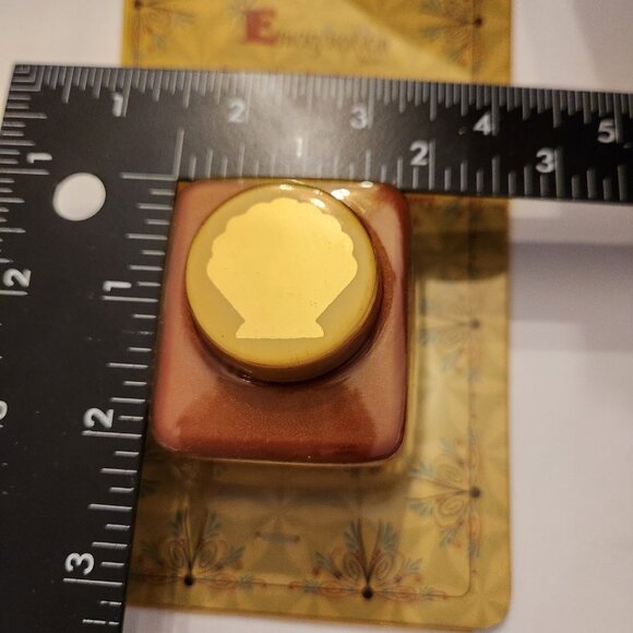 Scalloped Seashell Shell Large Hole Punch Emagination paper Scrapbook Craft - Picture 3 of 5